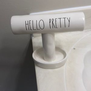 Rae Dunn “Hello Pretty” Bracelet Holder